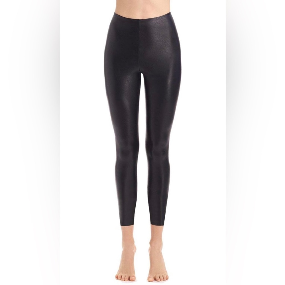 NWOT Commando 7/8 Faux Leather Leggings with Perfect Control. Size L.